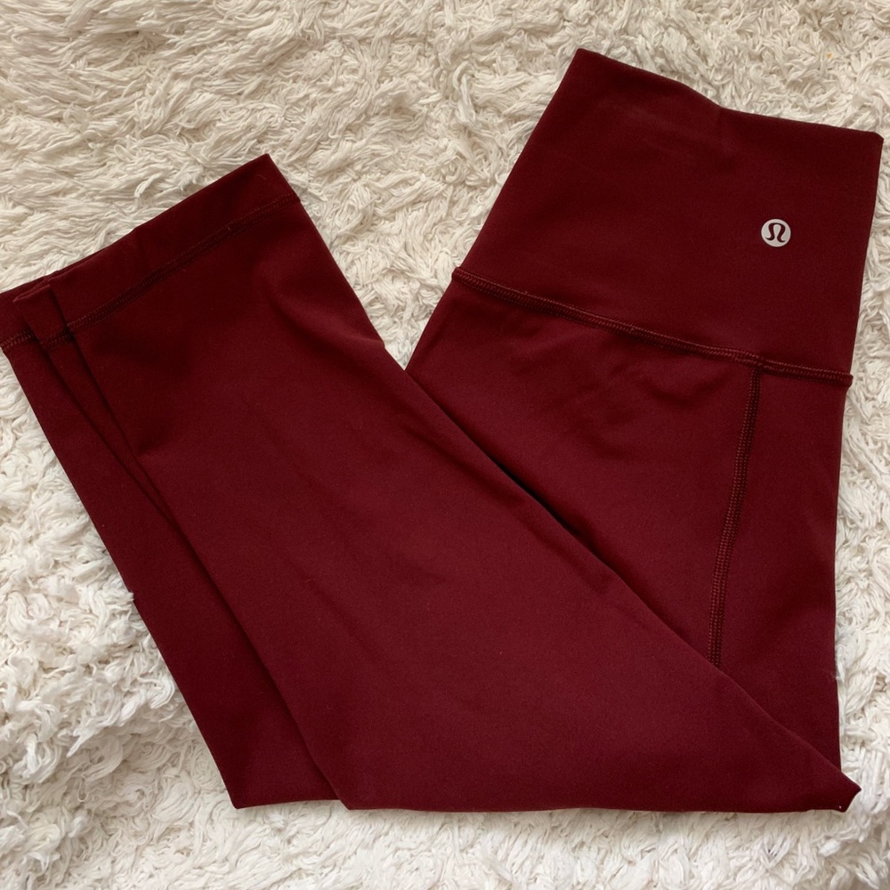 Maroon Lululemon cropped leggings